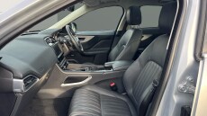 Jaguar F-Pace 2.0d Portfolio 5dr Auto AWD Diesel Estate